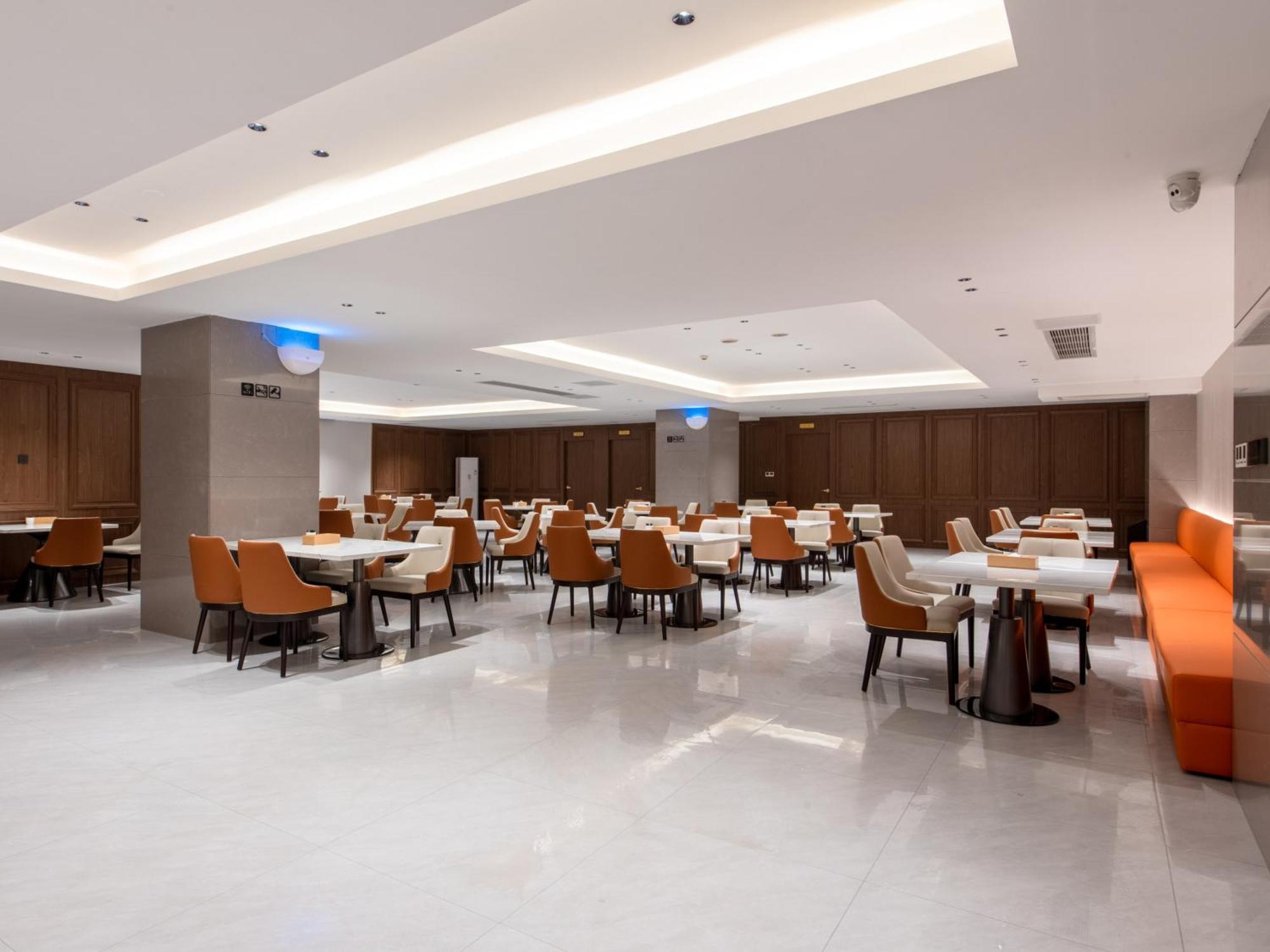 Vienna International Hotel Guangzhou Baiyun International Conference Center Экстерьер фото