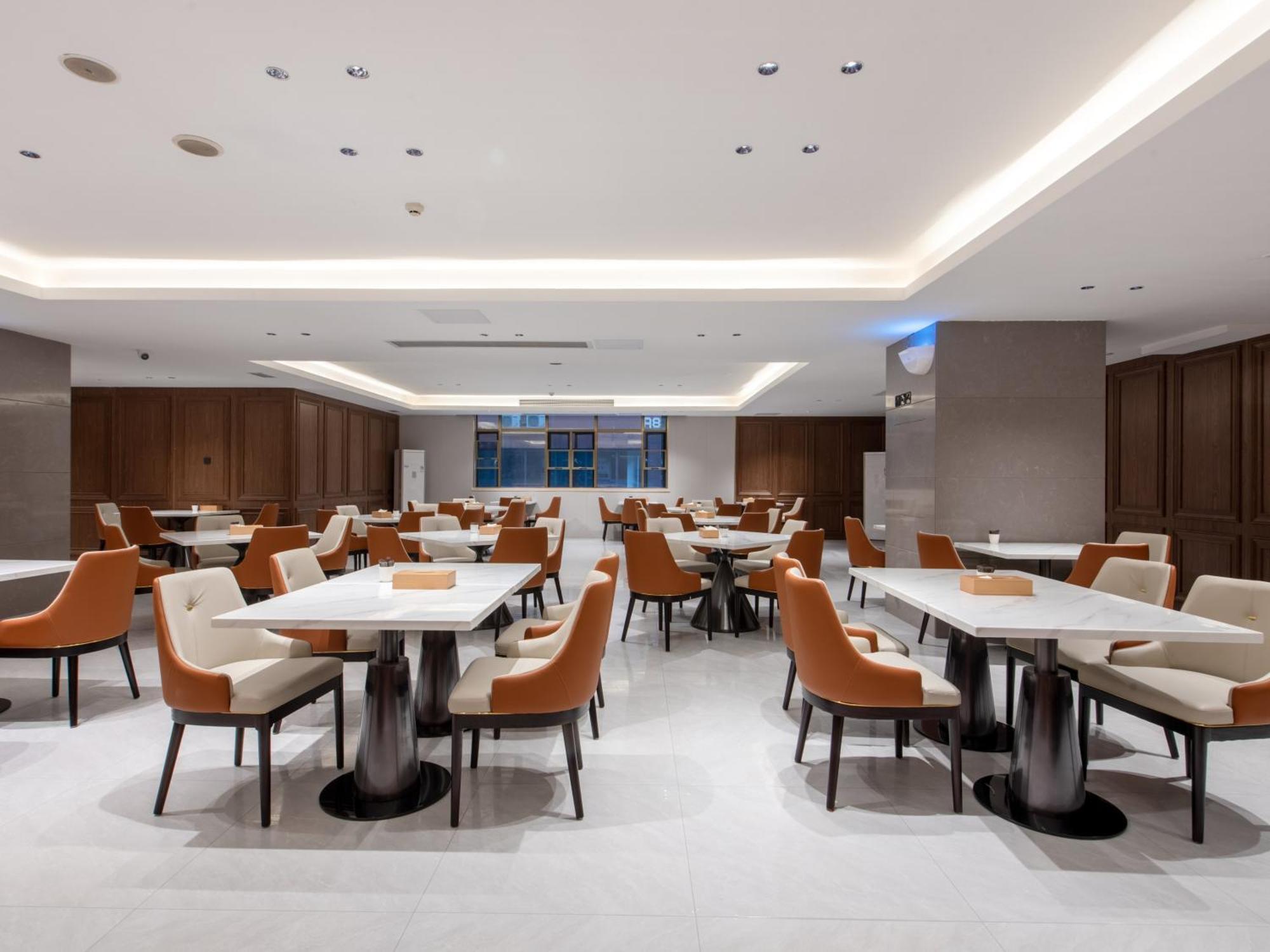 Vienna International Hotel Guangzhou Baiyun International Conference Center Экстерьер фото