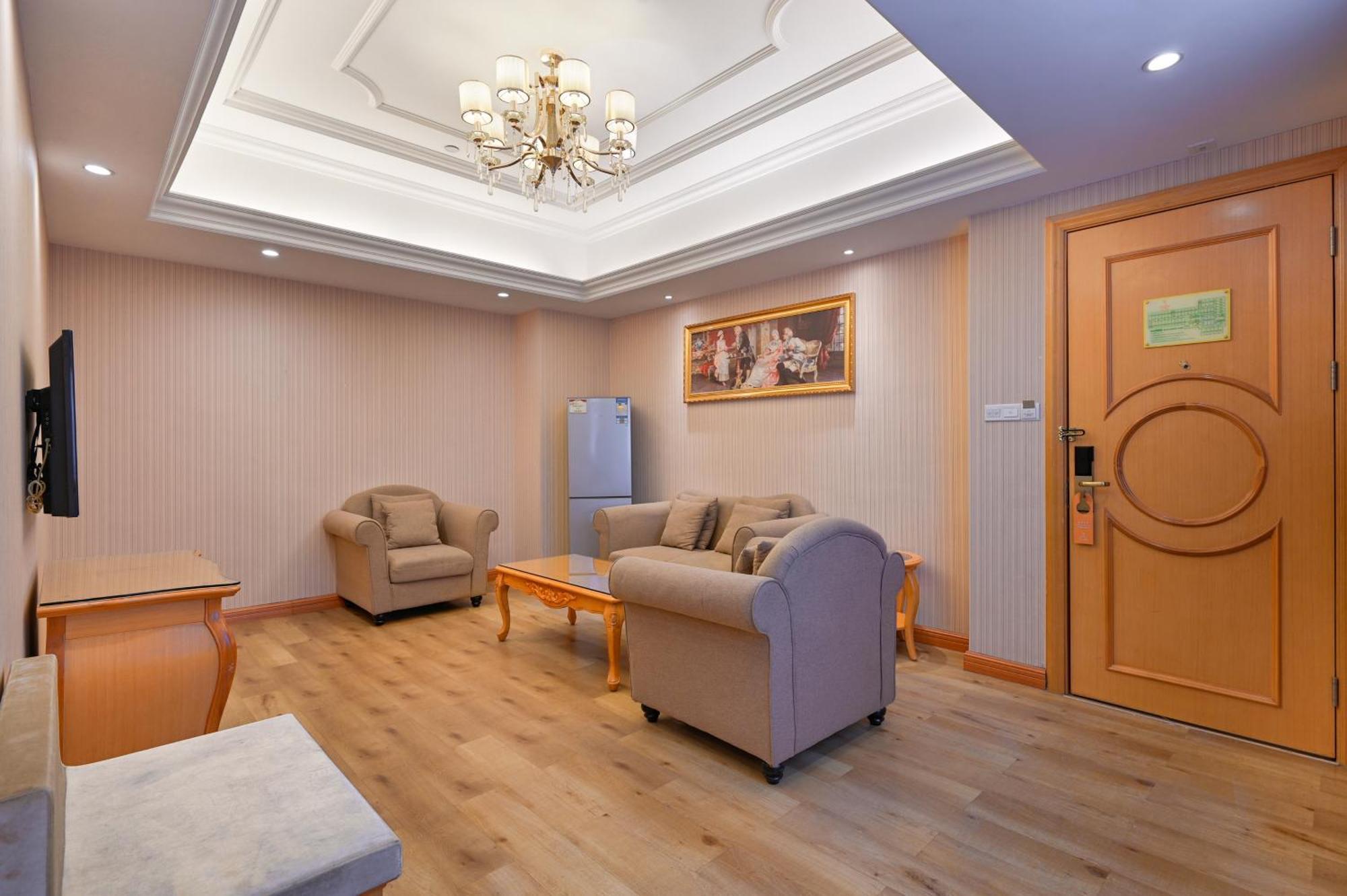 Vienna International Hotel Guangzhou Baiyun International Conference Center Экстерьер фото