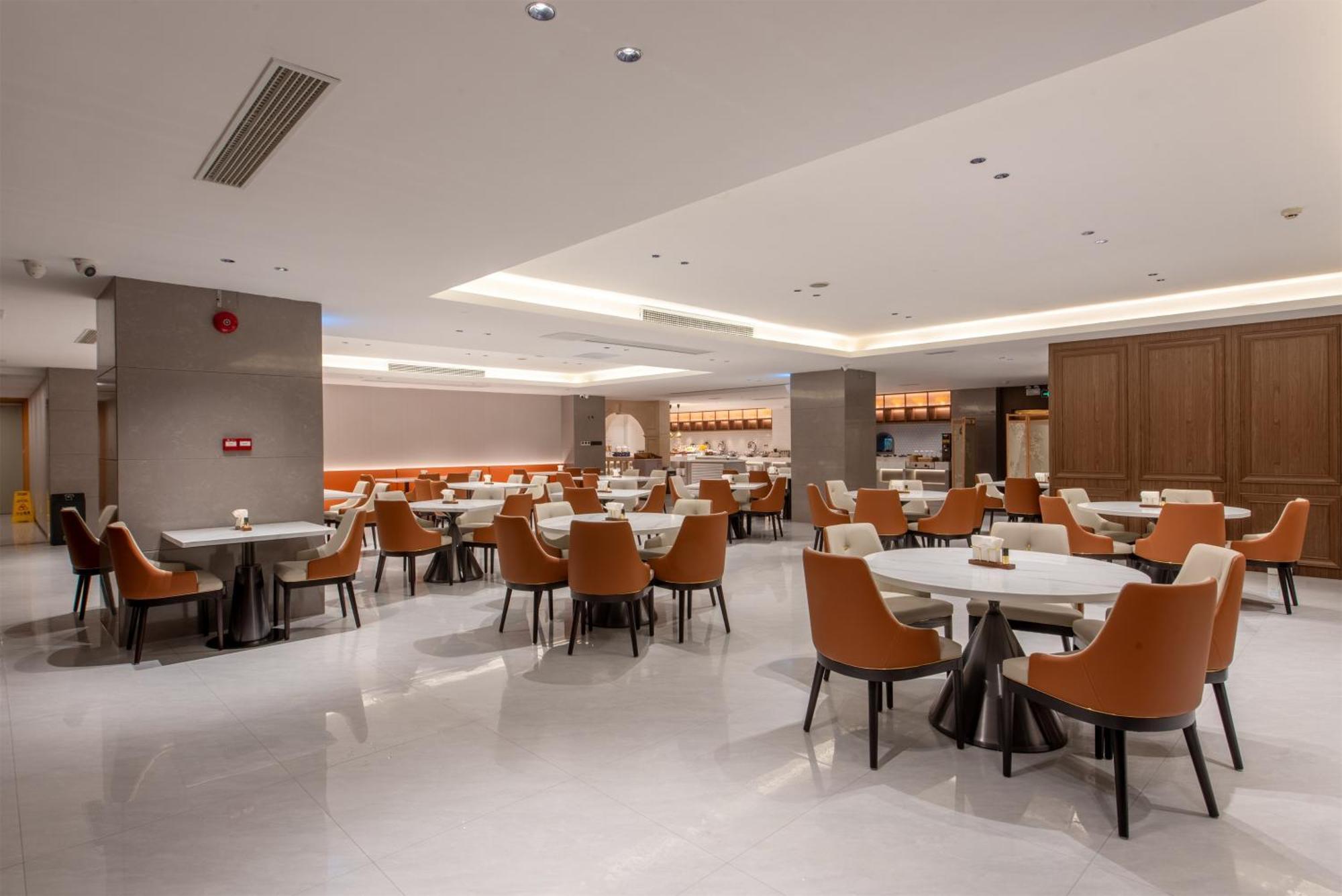 Vienna International Hotel Guangzhou Baiyun International Conference Center Экстерьер фото