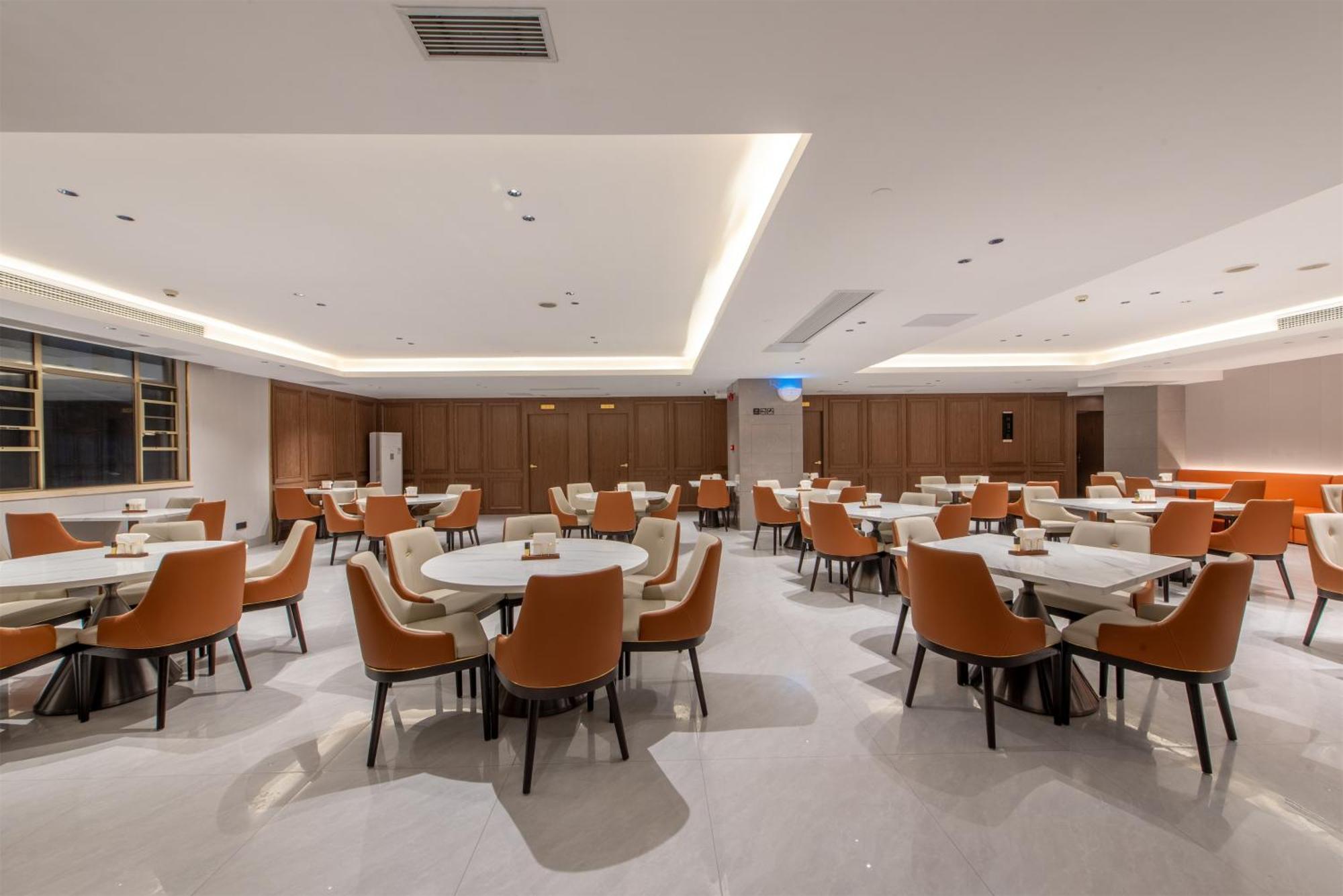 Vienna International Hotel Guangzhou Baiyun International Conference Center Экстерьер фото